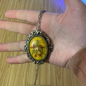 Vintage-Inspired Floral Pendant Necklace in Silver and Yellow